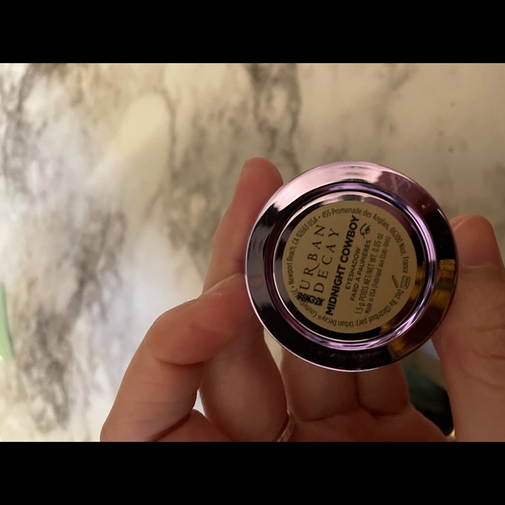 Single eyeshadow